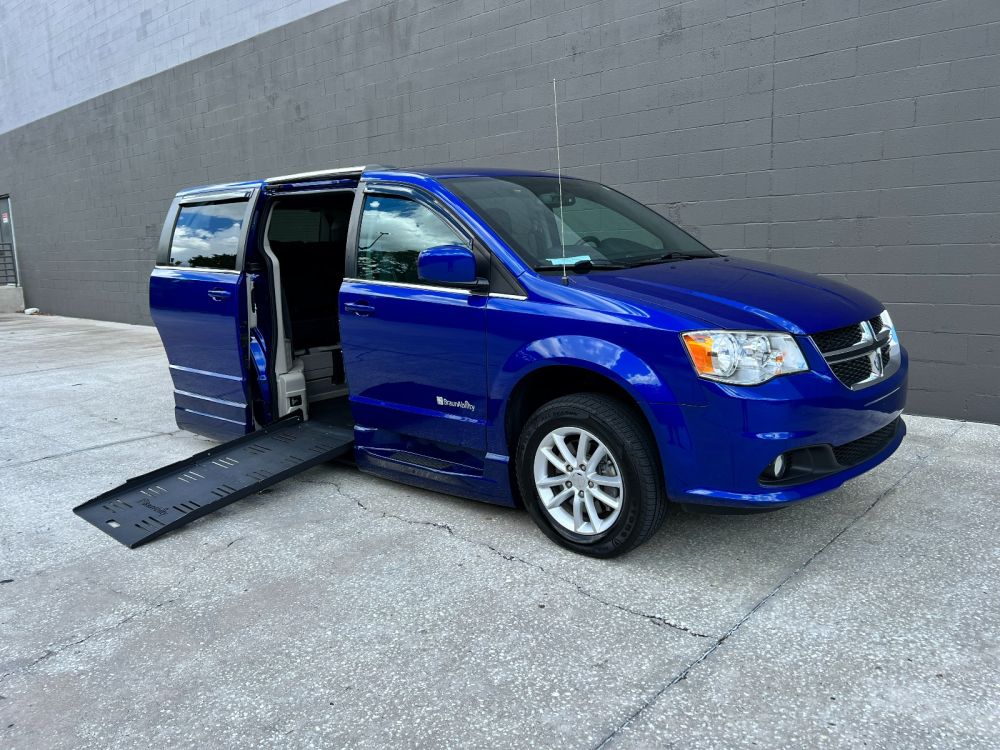 dodge grand caravan 2018 2C7WDGCG7JR276833 image dodge grand caravan 2018 2C7WDGCG7JR276833 image